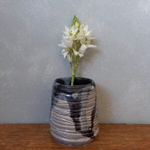 Florero Pequeño Cerámica Artesanal – Pieza Única de SC CERAMICAS Y ARTE ABSTRACTO