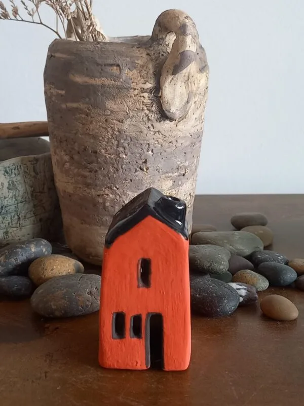 Casita Sahumadora de Cerámica Gres: Pieza Única Artesanal para Perfuma el Hogar - Imagen 2