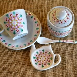 COMBO 2: Taza de té con plato de porcelana + posa saquito + azucarera rosa