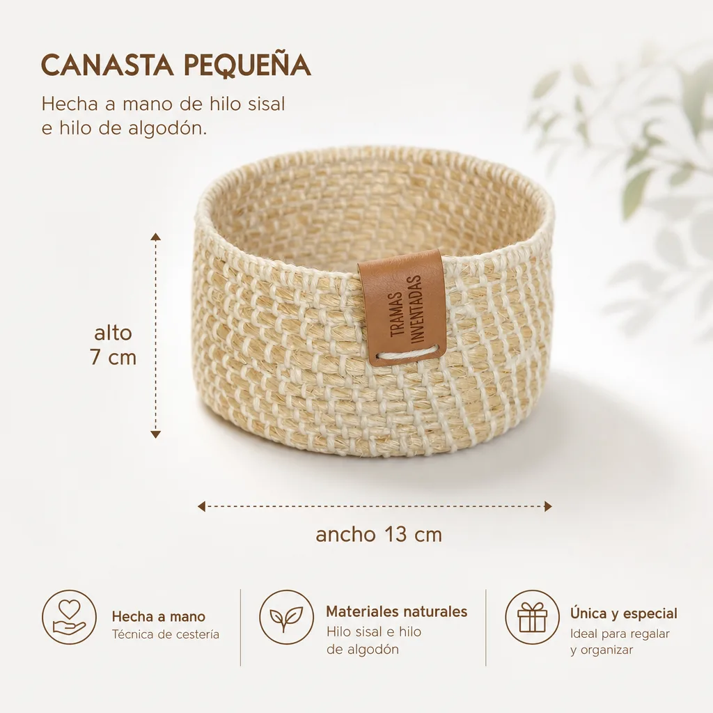 Canasta pequeña hecha a mano de hilo sisal e hilo de algodón.