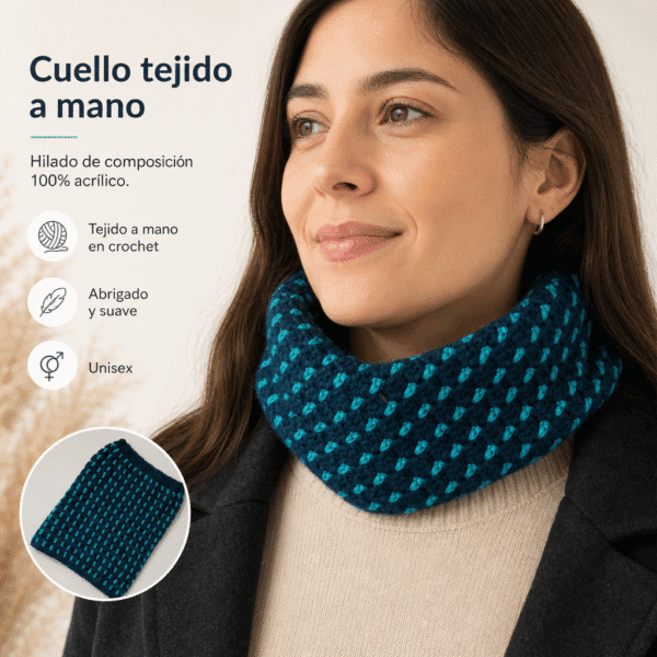 Cuello tejido a mano.