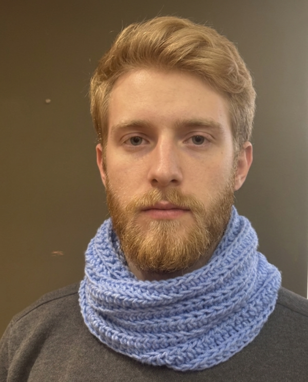 Cuello infinito tejido a crochet en cashmilon hipoalergénico color celeste