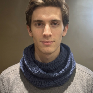 Cuello infinito crochet en cashmilon color azul noche reversible
