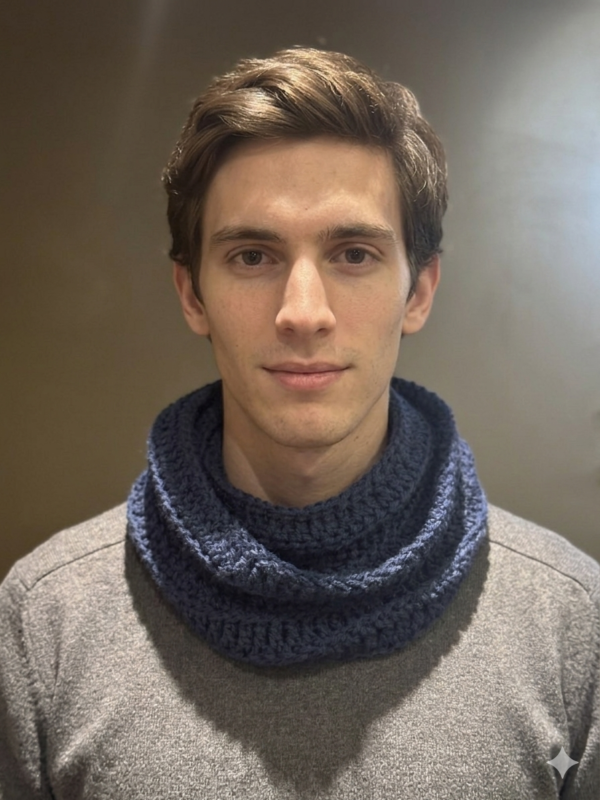 Cuello infinito tejido a crochet color azul