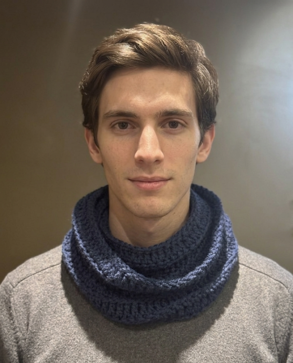 Cuello infinito tejido a crochet color azul