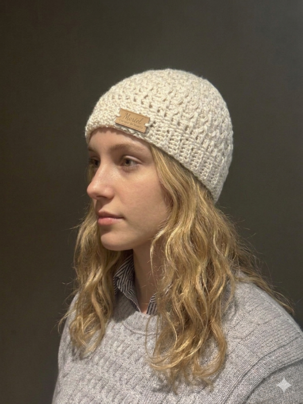 Gorro tejido color crudo