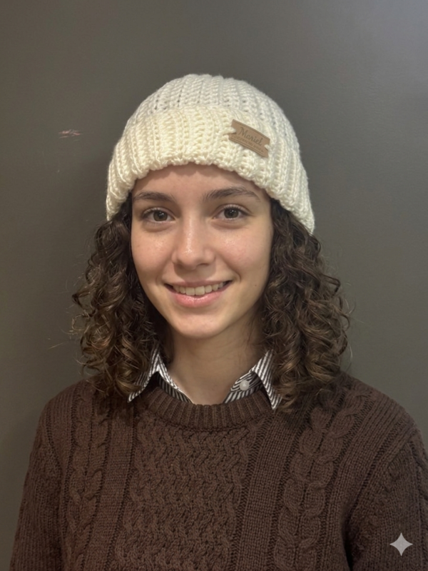 Gorro tejido a crochet color crudo