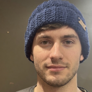Gorro tejido a crochet en cashmilon azul noche