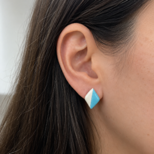 Aros rombo mediano con colores de la bandera argentina en porcelana fría