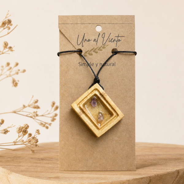 Colgante Rectangular de madera con incrustaciones de amatista