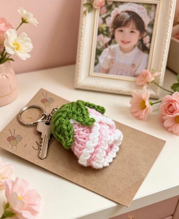 Llavero artesanal flor tejida a crochet rosa