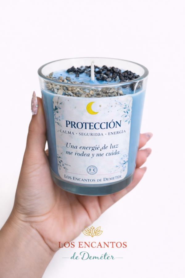 Vela protección energética ritualizada con péndulo hebreo