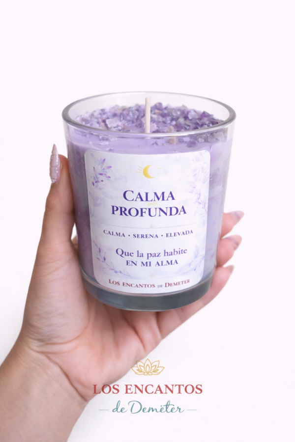 Vela calma profunda ritualizada con péndulo hebreo