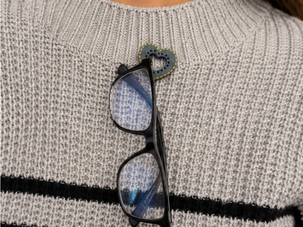 Prendedor porta-lentes Cuore gris