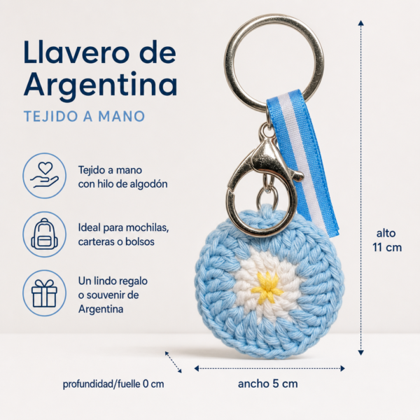 Llavero de Argentina tejido a mano con mosquetón plateado.