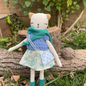 Muñeca de tela artesanal de 32 cm