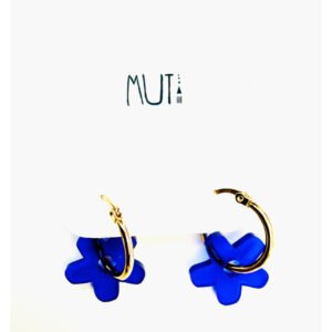 Aros flor azul de acrílico con detalle dorado