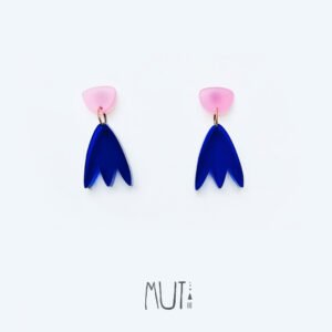 Aros tulipán azules y rosas de acrílico con pasantes de acero quirúrgico