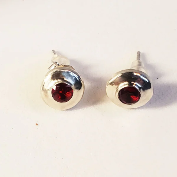 Aros "Destellos" con cubic rojo rubí - Plata 925 y cubic