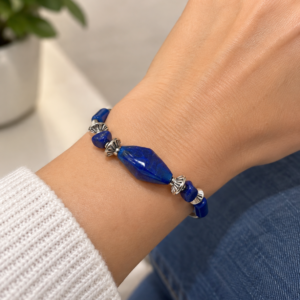 Pulsera elastizada con vidrio hindú y lapislázuli