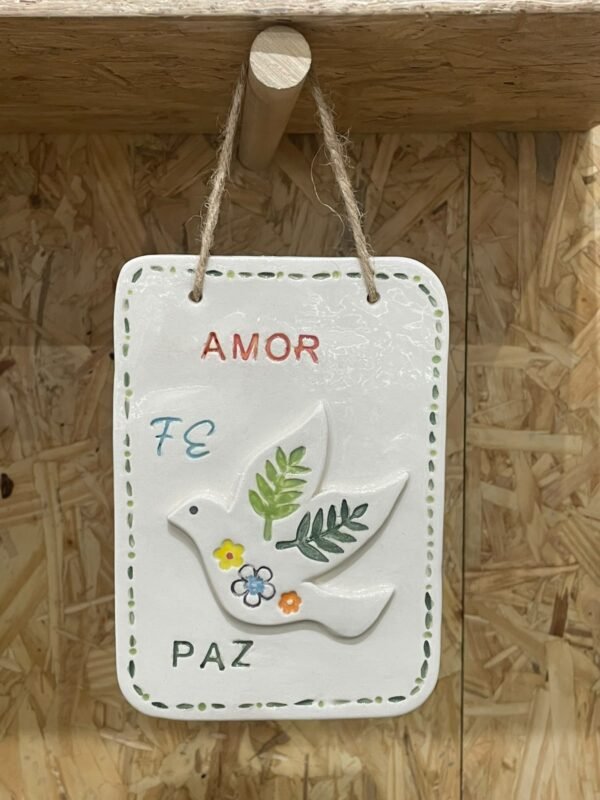 Cartel frase con caja Amor, Fe y Paz