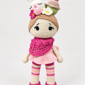 Muñeca Satzu amigurumi tejida a mano con hilo de algodón